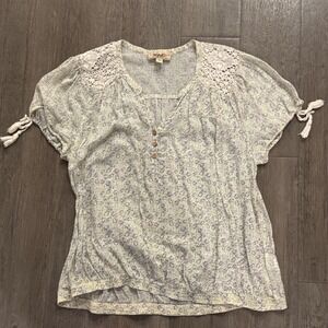 Vintage boho blue & white floral‎ 100% cotton lace trim and tie sides, size XL